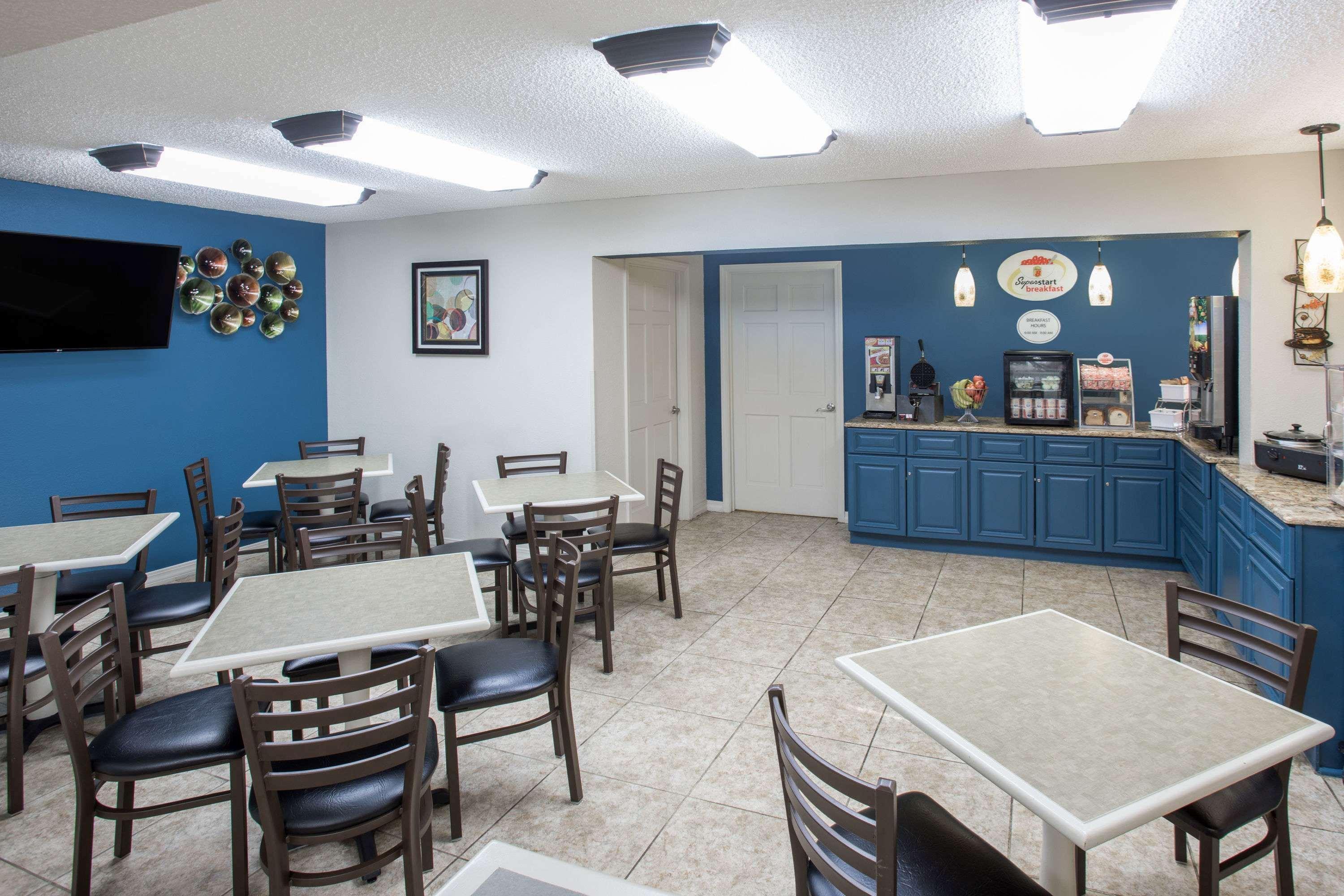 Super 8 By Wyndham Independence Kansas City Zewnętrze zdjęcie