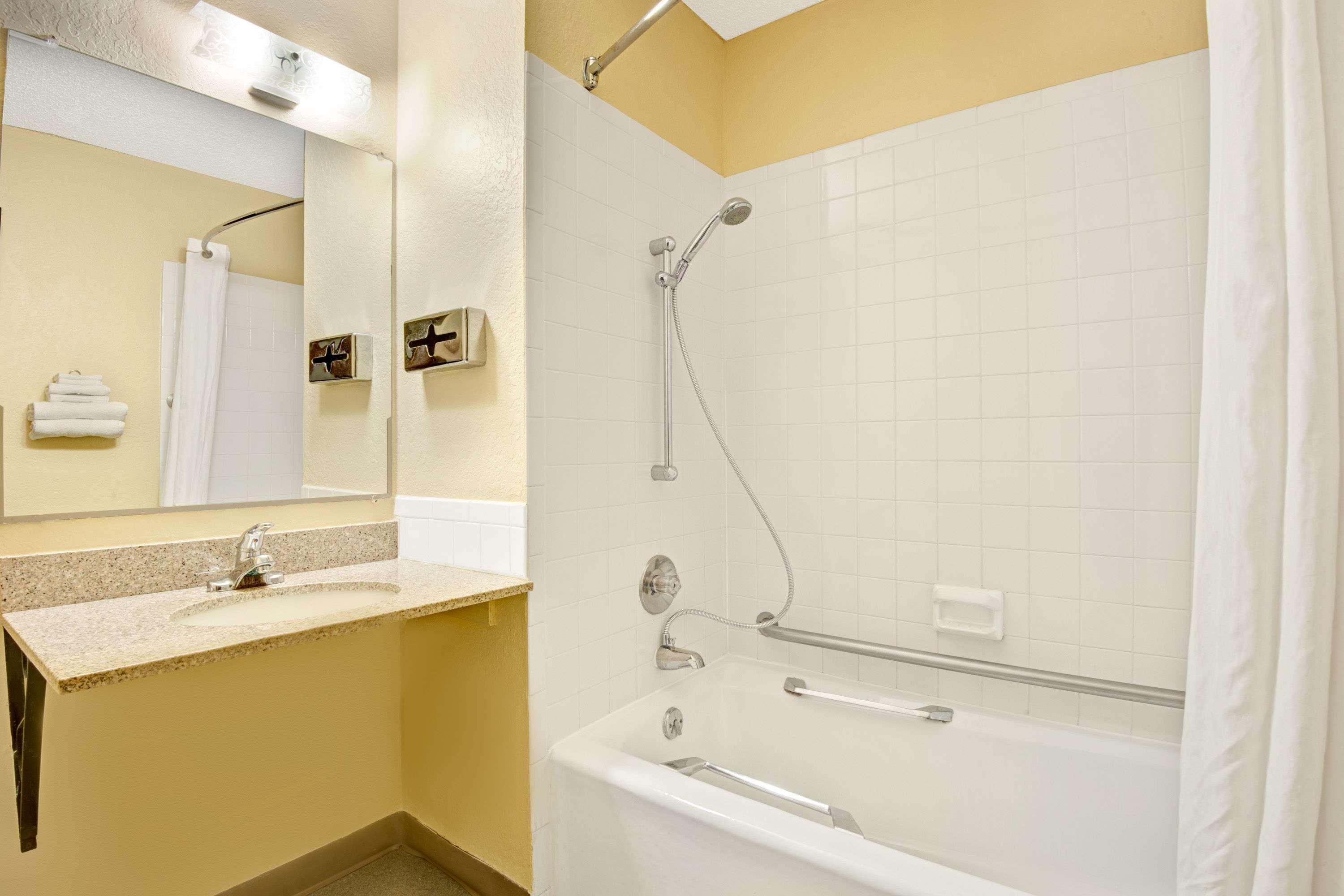 Super 8 By Wyndham Independence Kansas City Zewnętrze zdjęcie