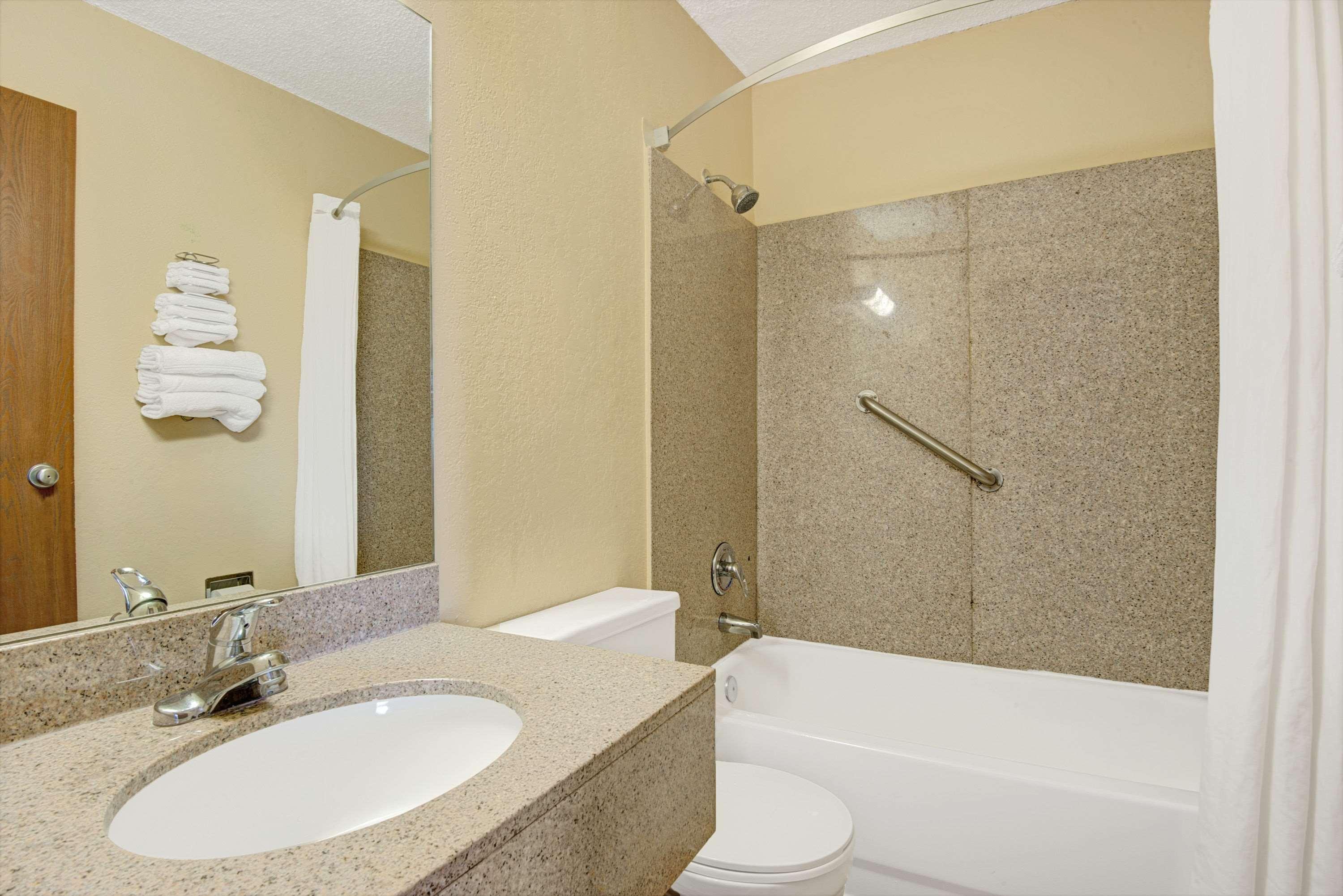 Super 8 By Wyndham Independence Kansas City Zewnętrze zdjęcie