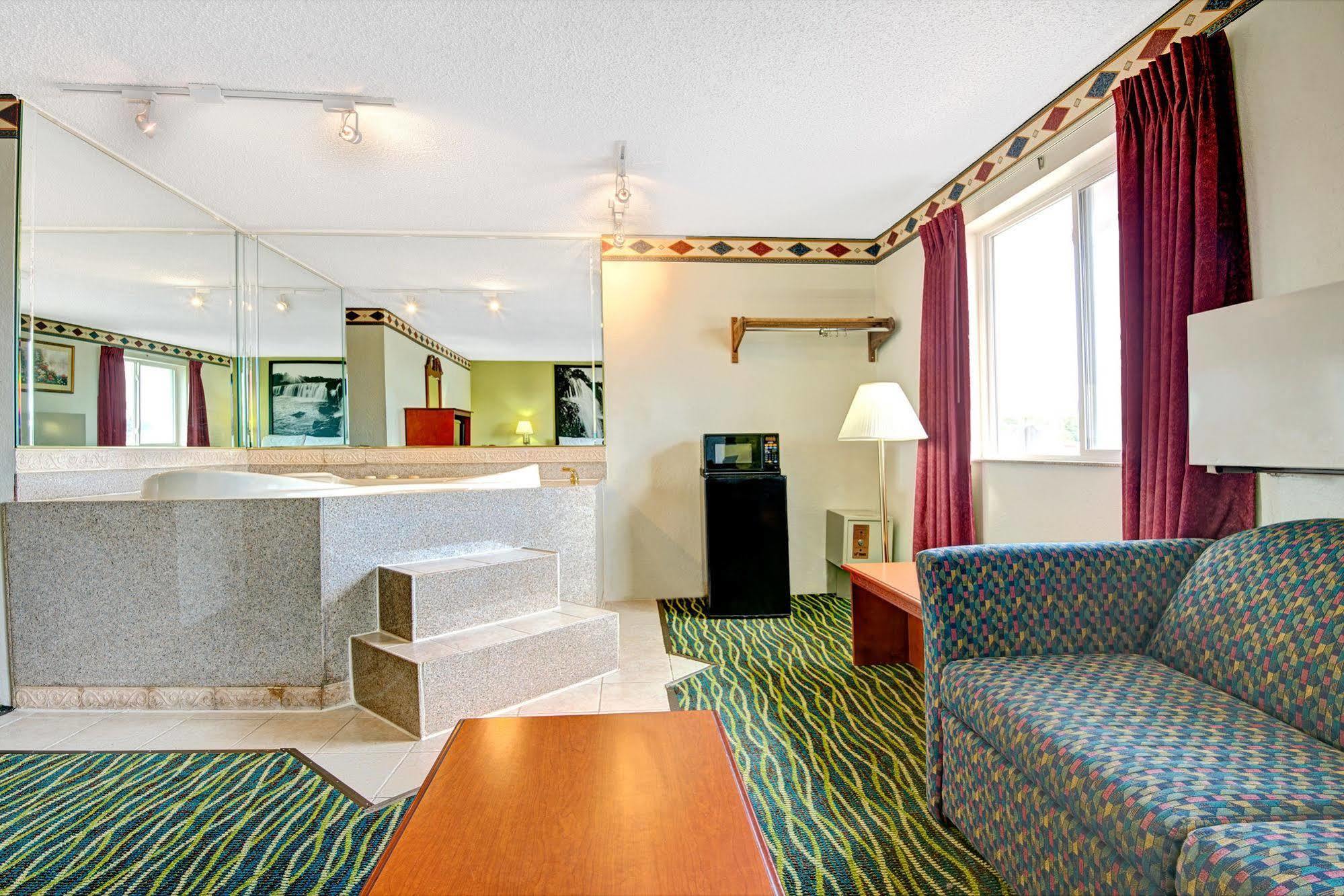 Super 8 By Wyndham Independence Kansas City Zewnętrze zdjęcie