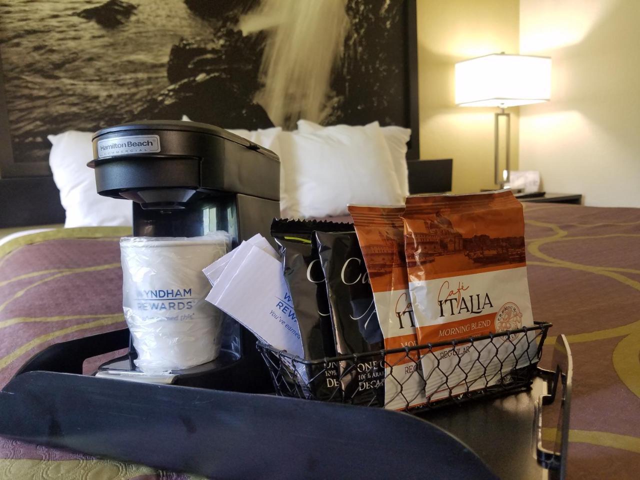 Super 8 By Wyndham Independence Kansas City Zewnętrze zdjęcie