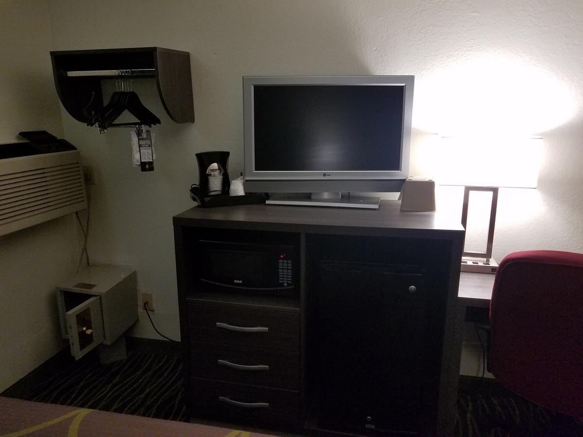 Super 8 By Wyndham Independence Kansas City Zewnętrze zdjęcie